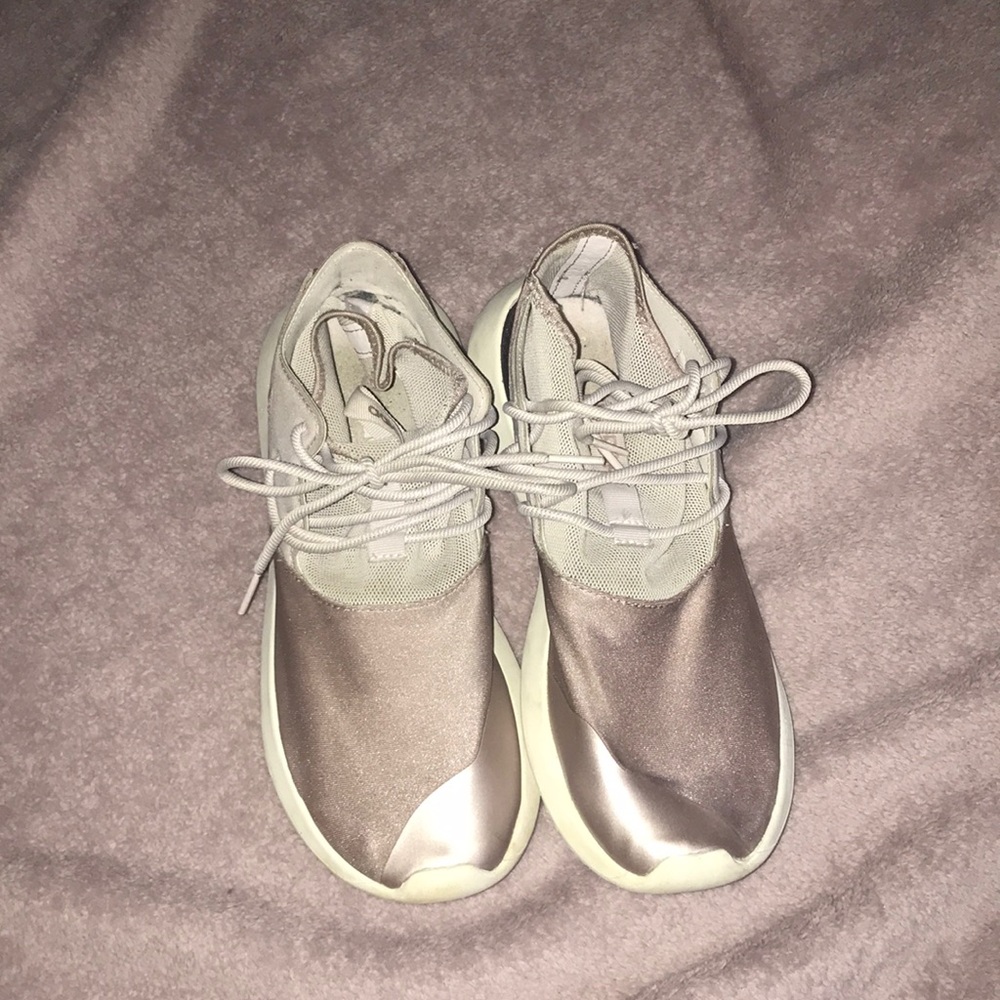 Adidas Sneakers